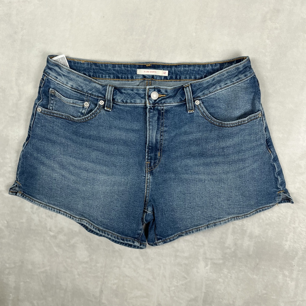 Levi's Denim Shorts Womens 32 Blue A-Line Cutoff Raw Hem 3 Inseam Casual